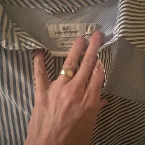 Women’s Vineyard Vines blue and white button down